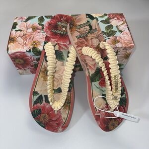 DOLCE & GABBANA x HAVAIANAS Ballet Rose Floral Flip Flops (Size 11/12 W)